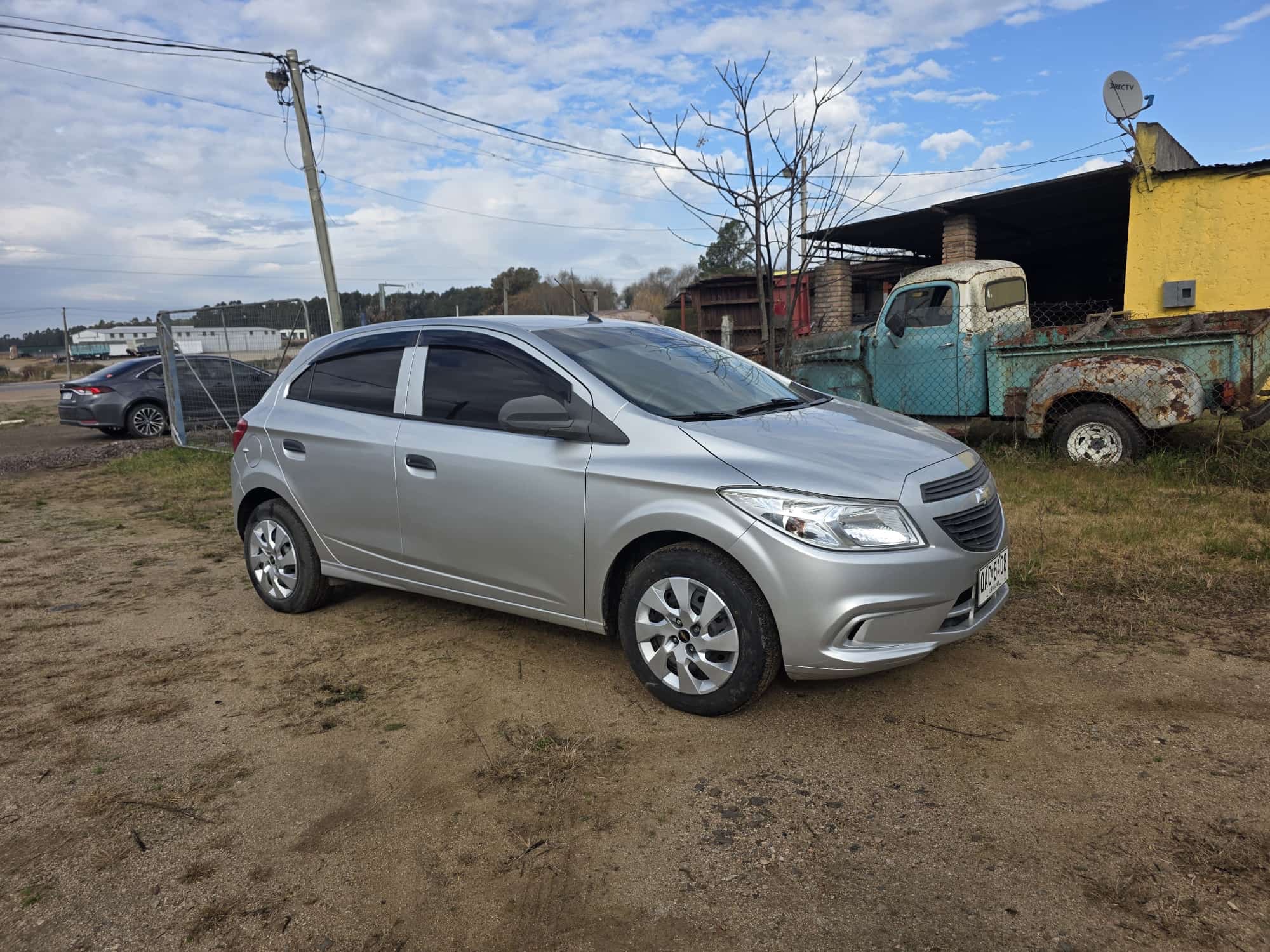 Chevrolet  Onix Lt miniatura 2
