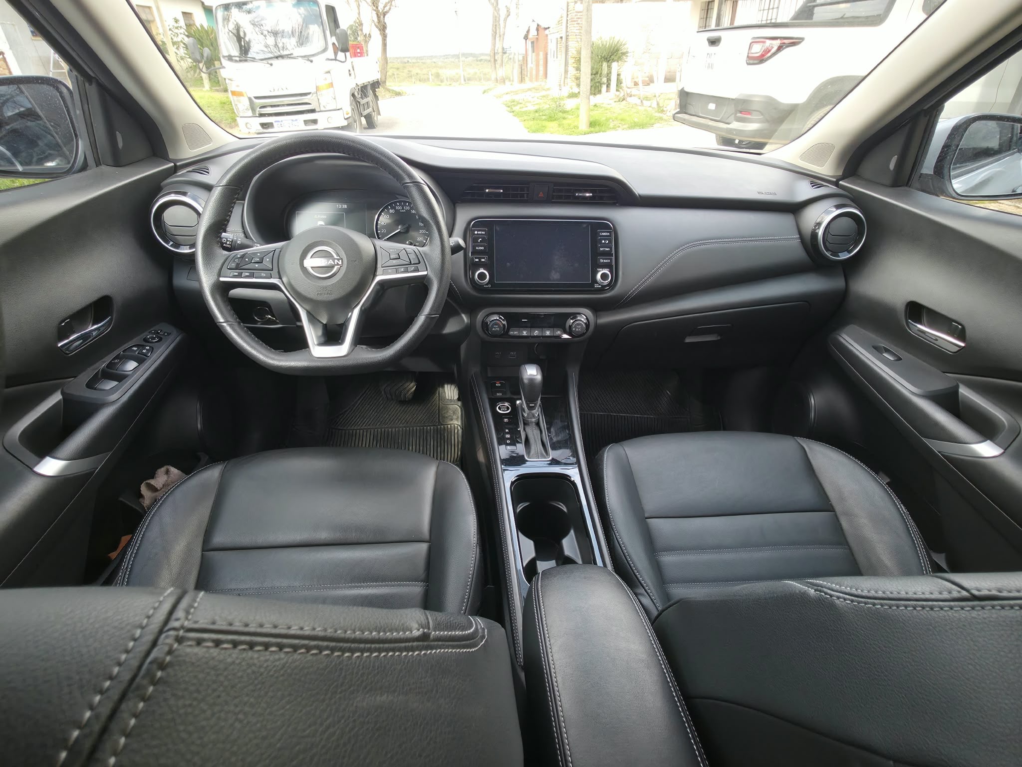 Nissan Kicks exclusive miniatura 10